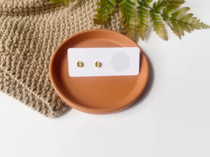 minimalistic gold knot stud earrings