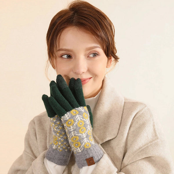 knitted gloves