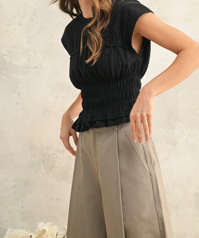 sleeveless top