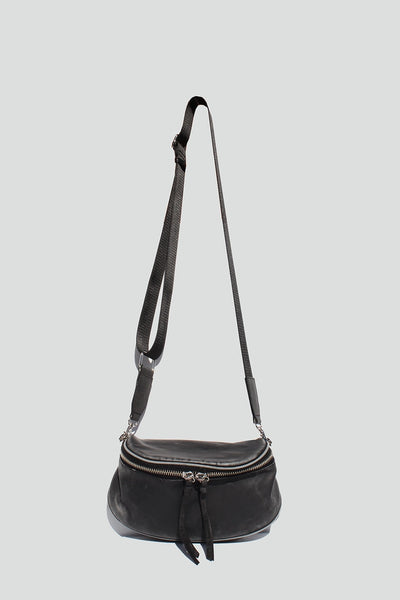 ember distressed crossbody- black