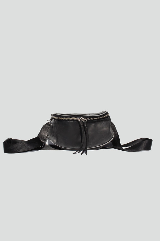 ember distressed crossbody- black