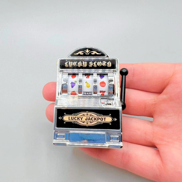 mini working slot machine with magnet