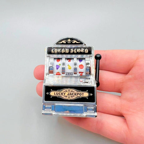 mini working slot machine with magnet